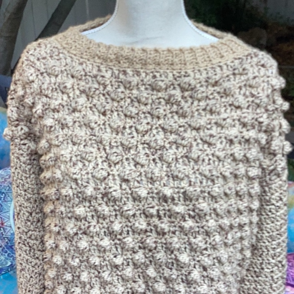 NEW | ✋HANDCRAFTED ❤️ Crocheted 🧶 Bobble Stitch Sweater & Matching Beret - Picture 3 of 11